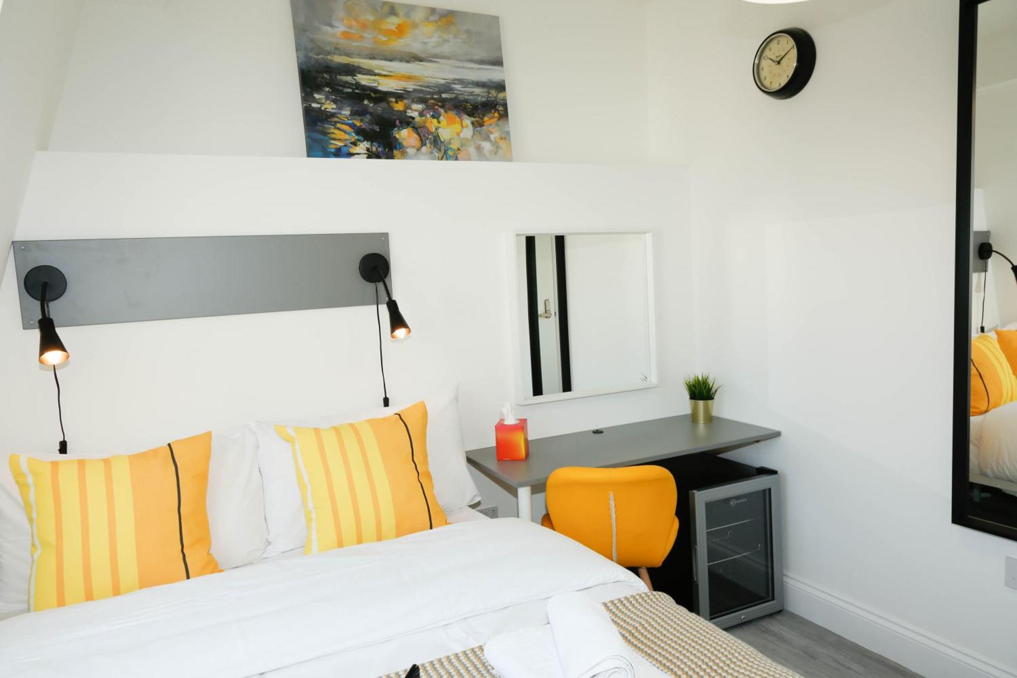 Luxury Rooms In Camden Town Near Shops, Cafes, Bars & Metro With Shared Bathrooms London Exterior foto