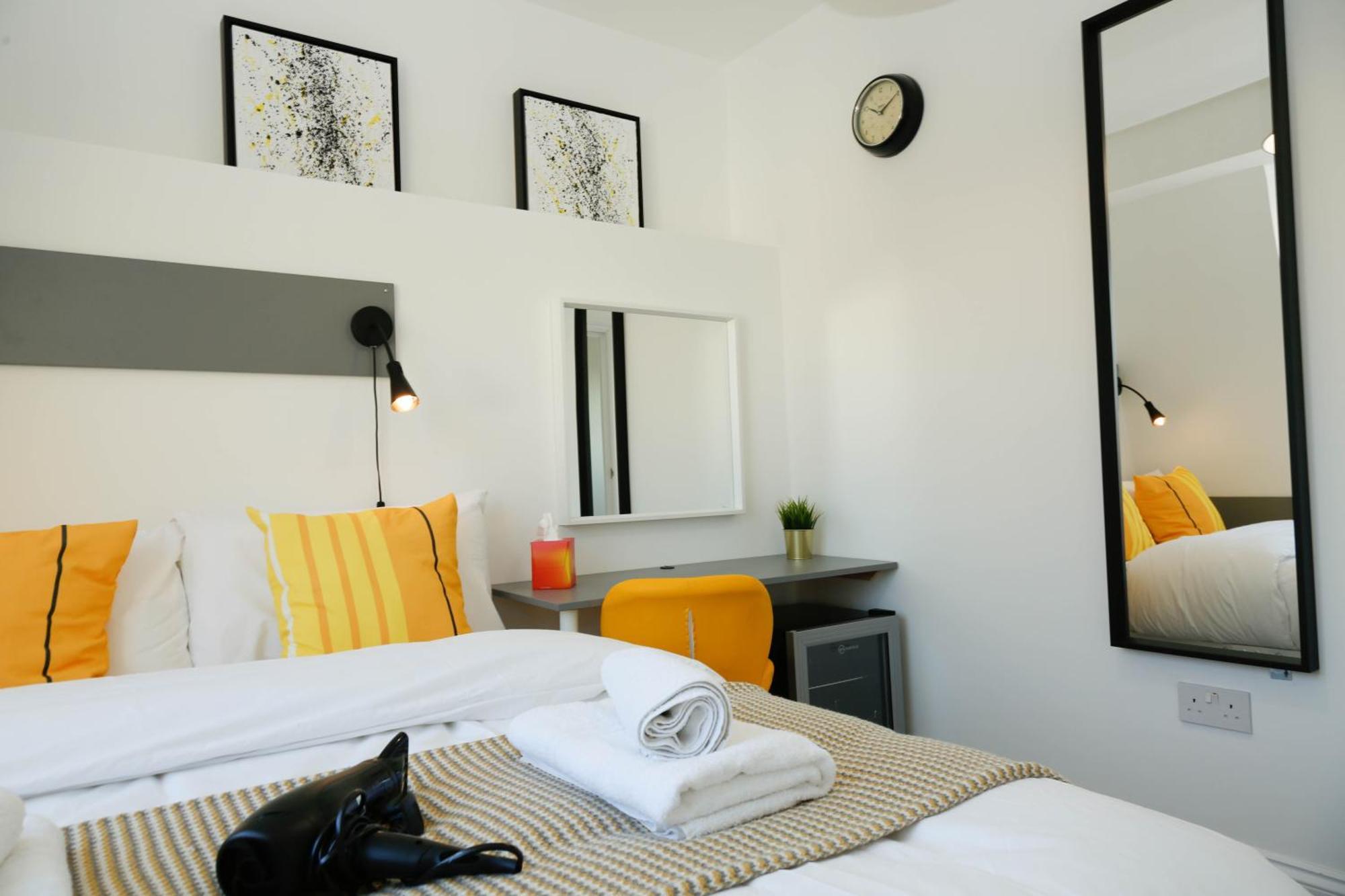 Luxury Rooms In Camden Town Near Shops, Cafes, Bars & Metro With Shared Bathrooms London Exterior foto